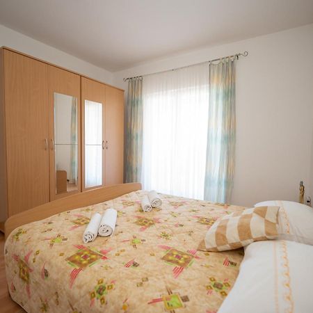 Apartments Biserka ノヴァリャ エクステリア 写真