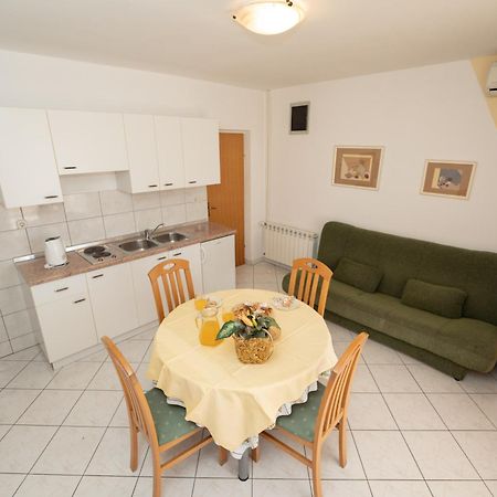 Apartments Biserka ノヴァリャ エクステリア 写真