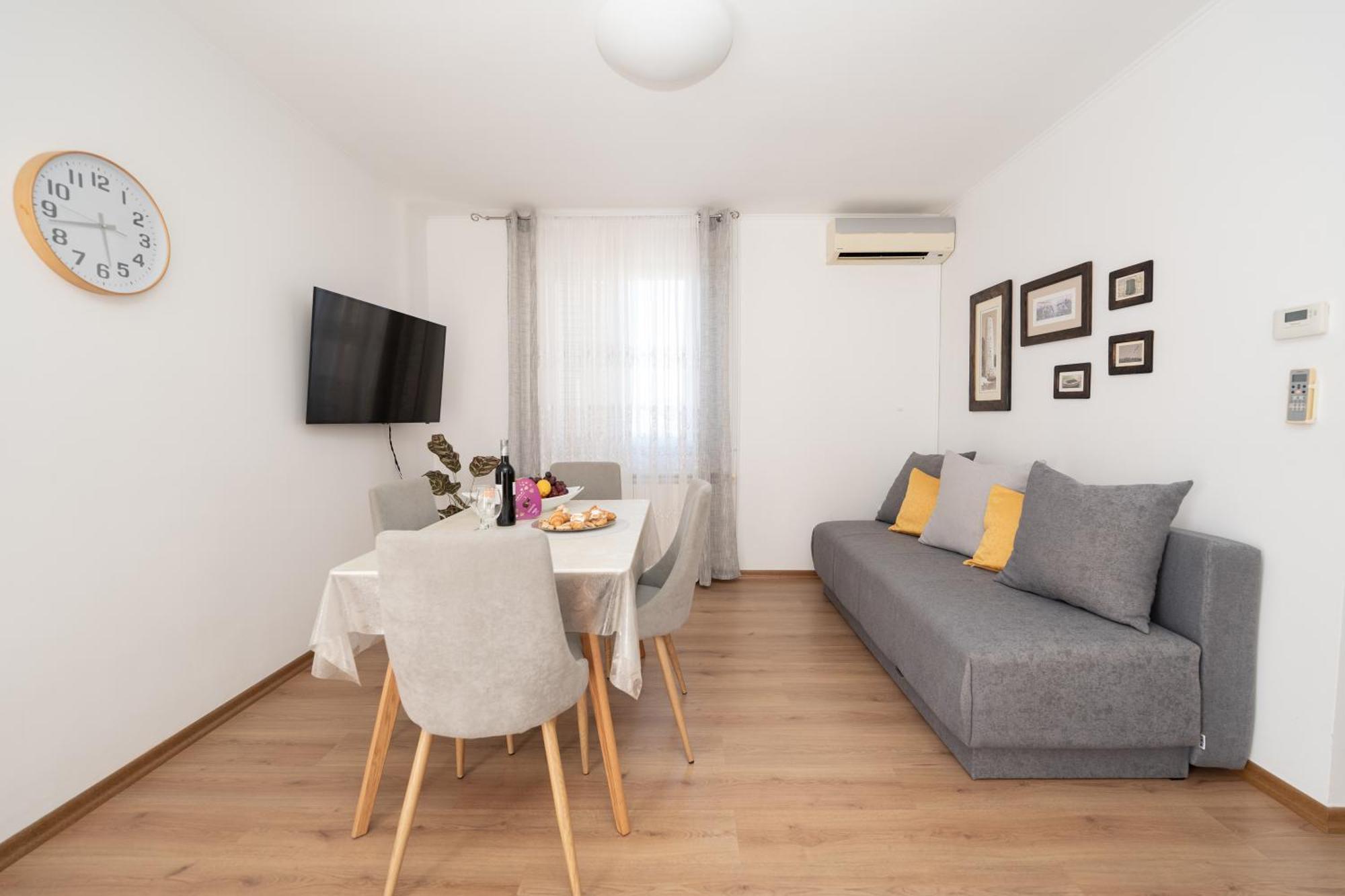 Apartments Biserka ノヴァリャ 部屋 写真