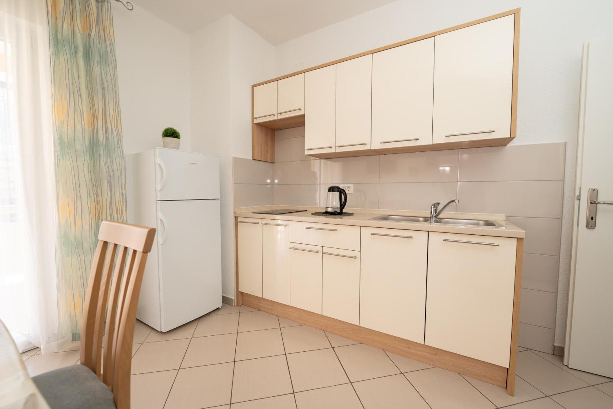 Apartments Biserka ノヴァリャ 部屋 写真