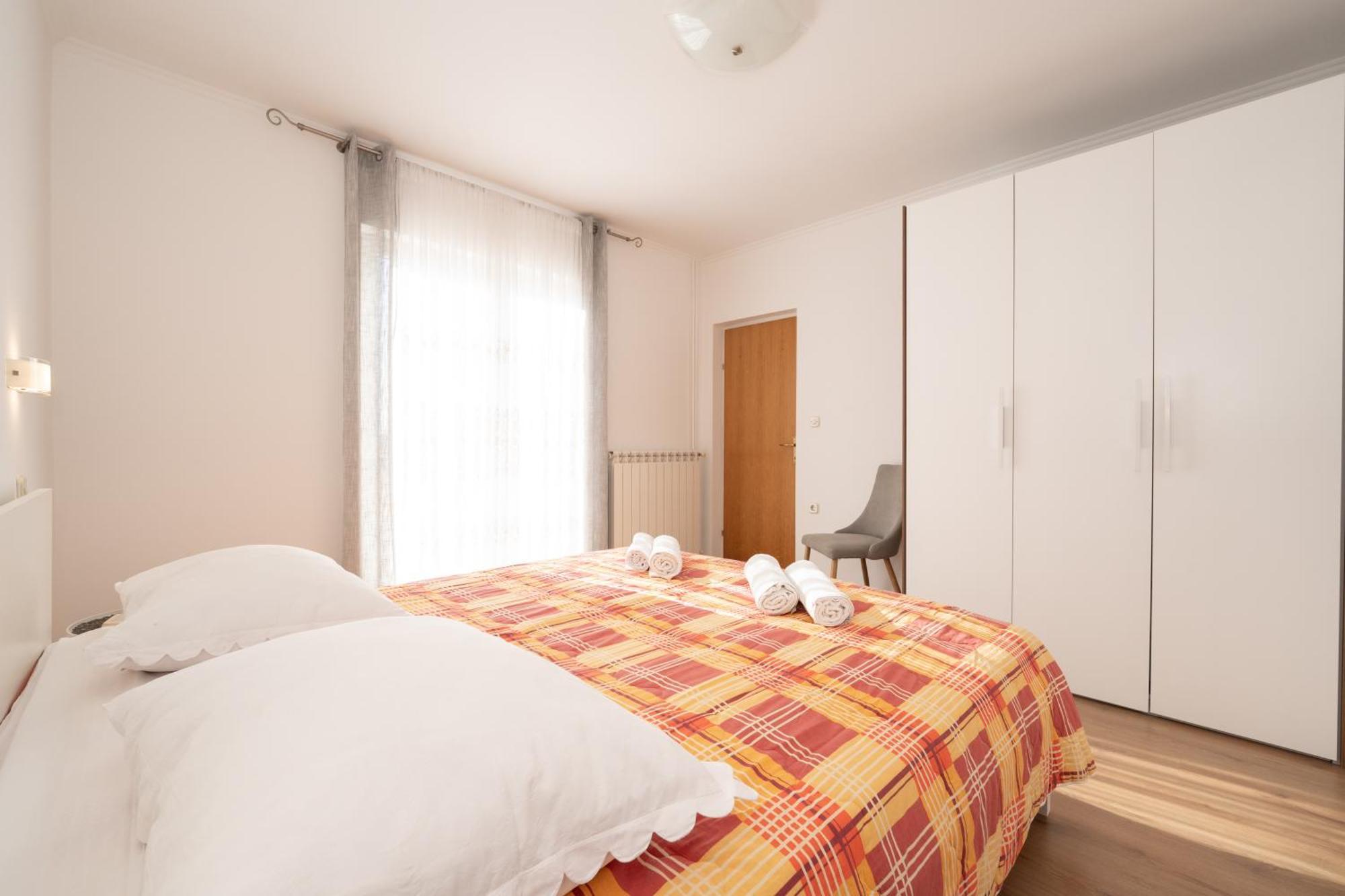 Apartments Biserka ノヴァリャ エクステリア 写真