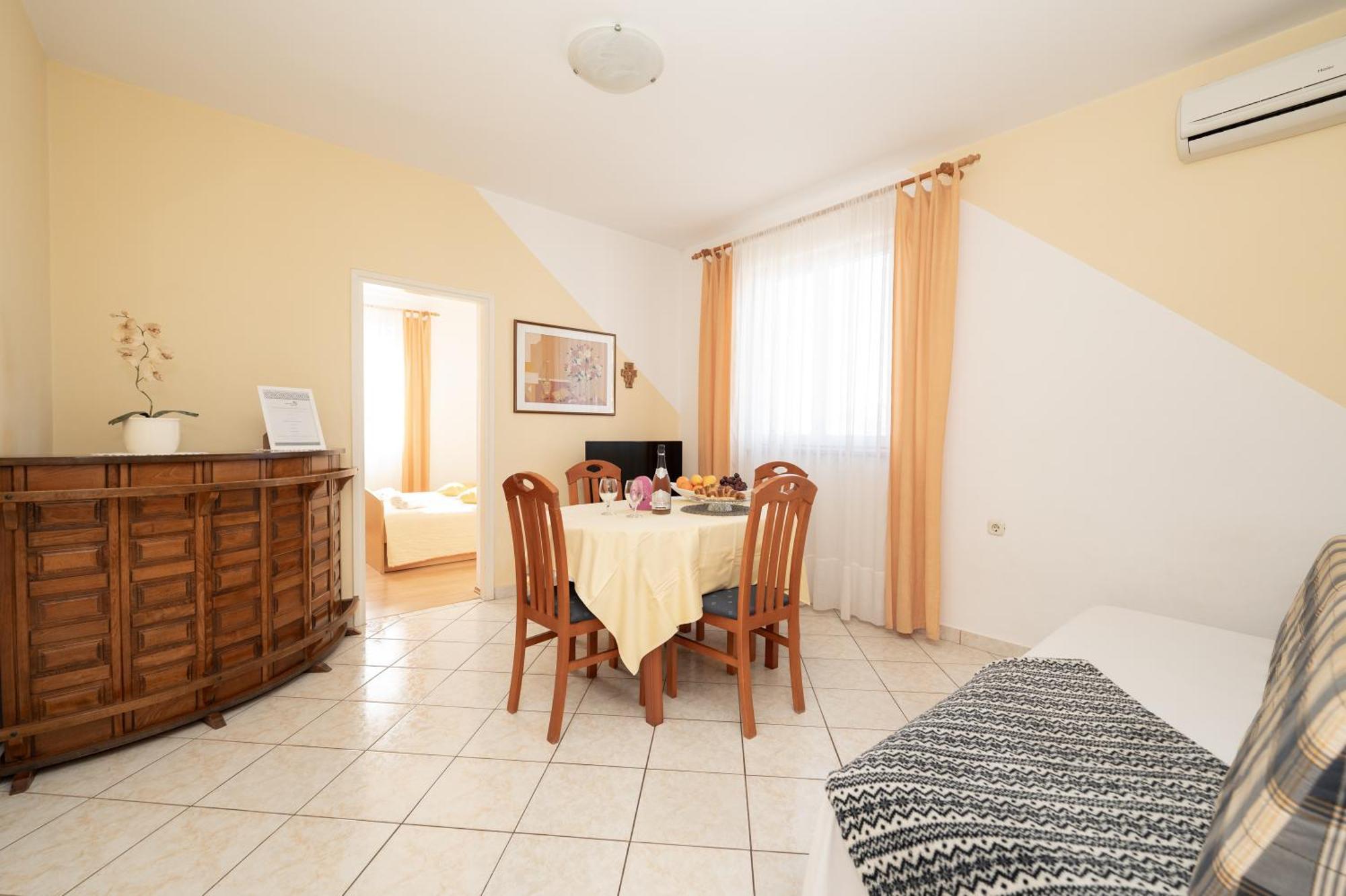 Apartments Biserka ノヴァリャ エクステリア 写真