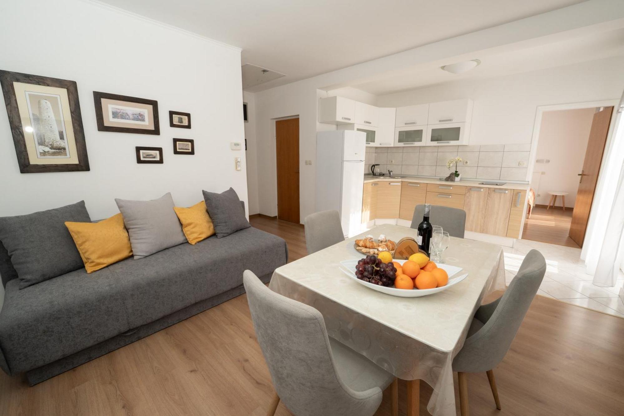 Apartments Biserka ノヴァリャ エクステリア 写真