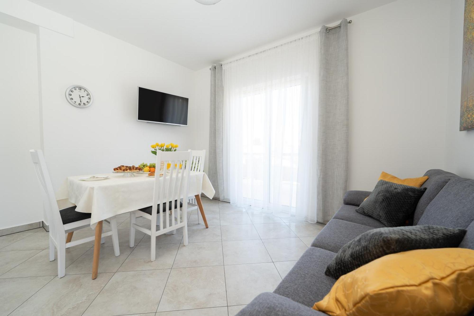 Apartments Biserka ノヴァリャ 部屋 写真