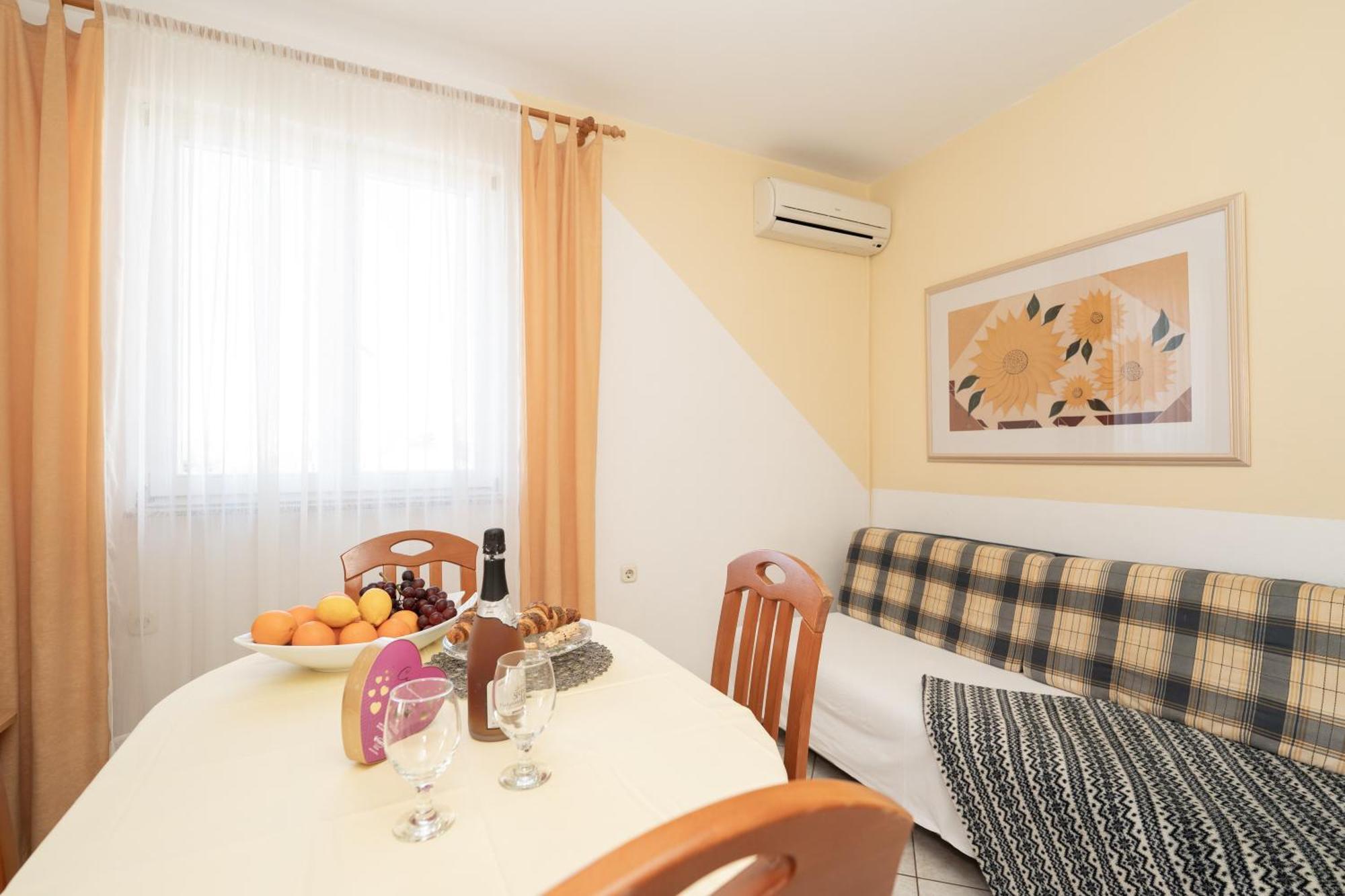 Apartments Biserka ノヴァリャ 部屋 写真
