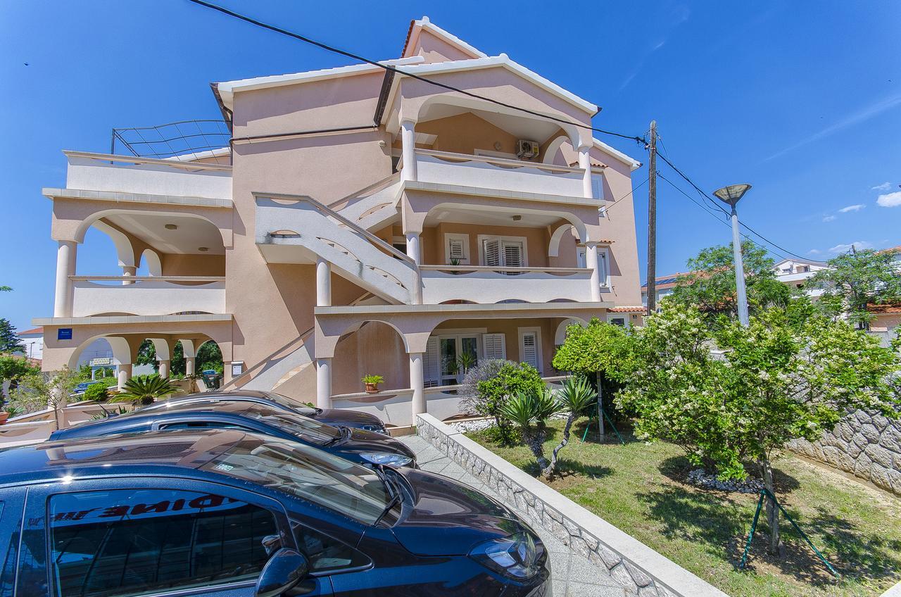 Apartments Biserka ノヴァリャ エクステリア 写真